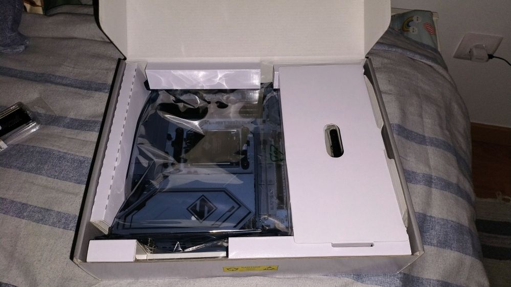 Novos selados X870 ASRock+memória RAM DDR5+Cooler