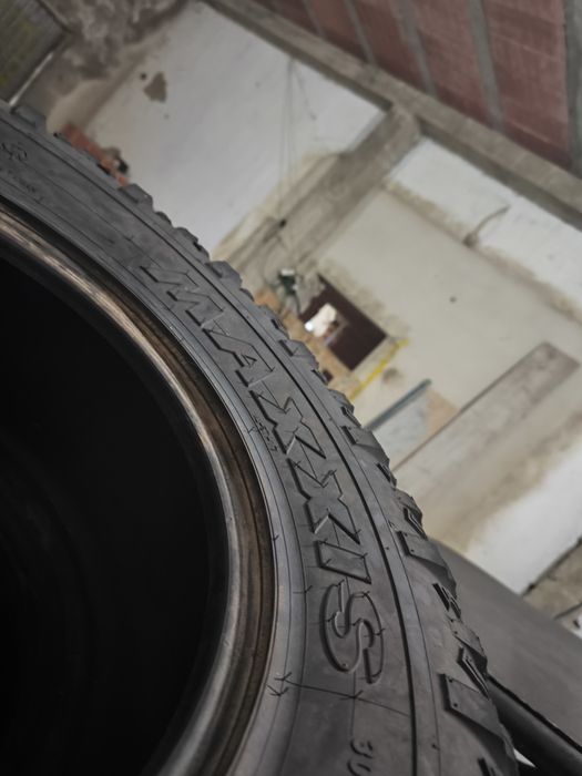 Vendo pneus 32x10r15 ou 32x10r16 ou 30x10.r15 ou 255x75r15 ou 30x10r14