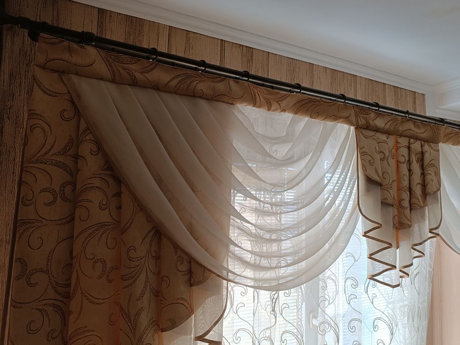 Ламбрікен/тюль/гардина в гарному стані 2м