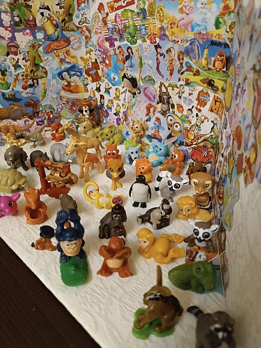 Игрушки Kinder Surprise. Динозавры, разные звери.