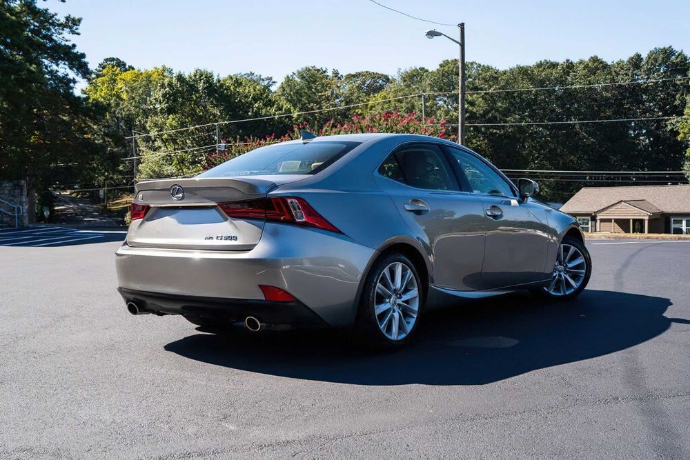 Lexus IS 300      2016