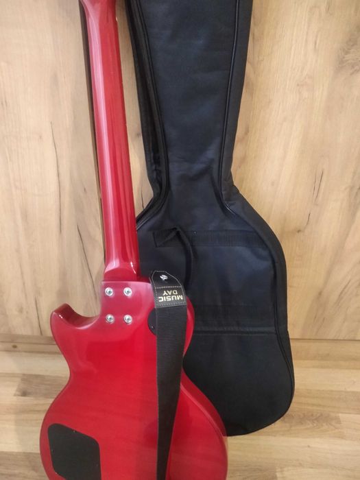 Продам електрогітару