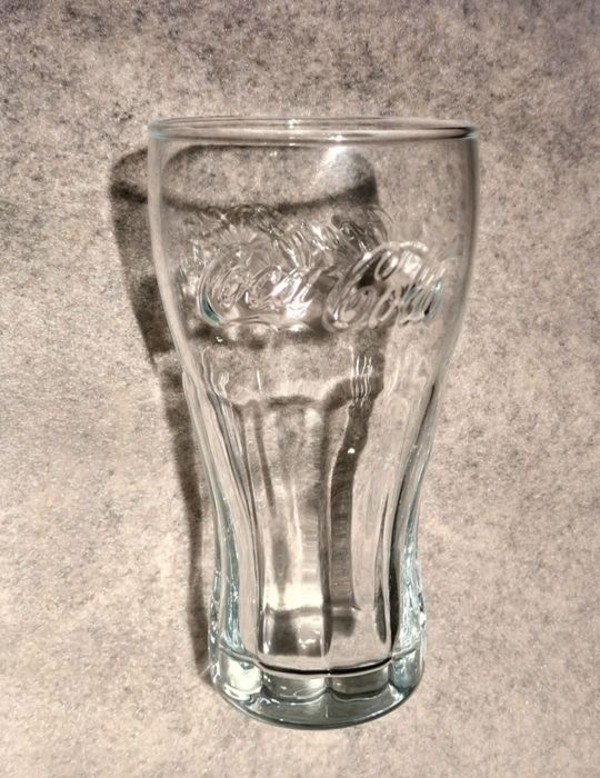 6 szklanek coca cola