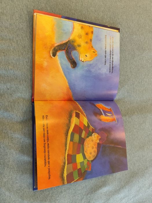 Livro infantil "O gato e o escuro" de Mia Couto.