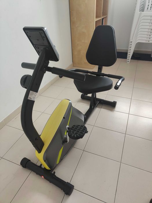Bicicleta estática magnética reclinada com medição pulso