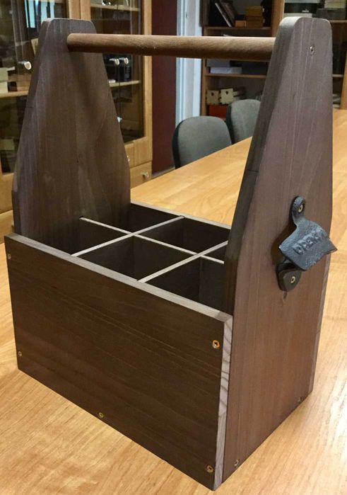 Metalowy ścienny otwieracz do butelek