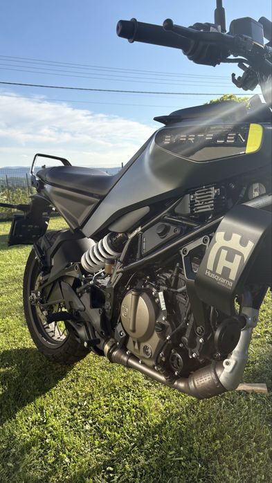 Motocykl Husqvarna Svarpilen 125 Model 2025 kat B  Gwarancja Stan Idealny  15KM