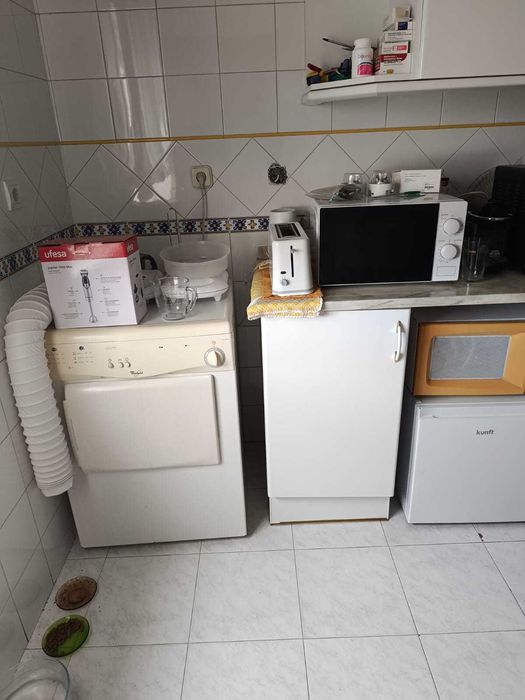 QUINTA DO CONDE - Av. 1º de Maio - Quarto para Alugar