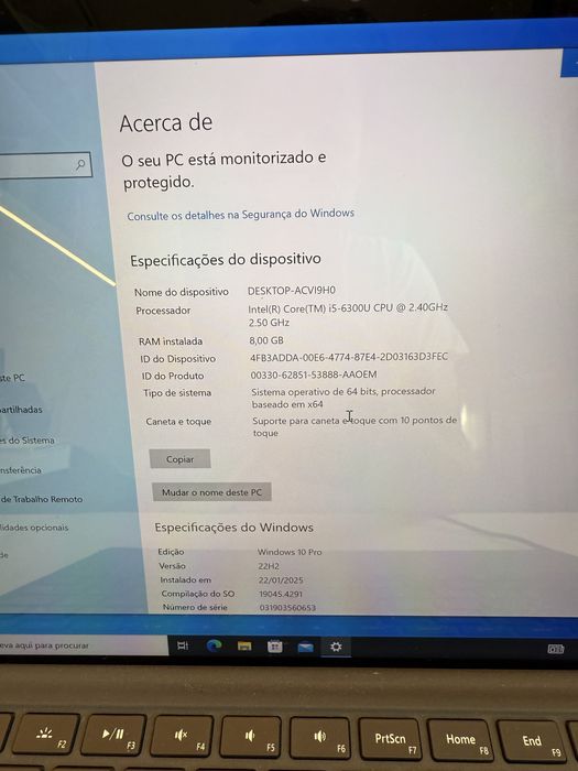 Microsoft Surface i5-6300U / 8GB / 256GB64738548673923123