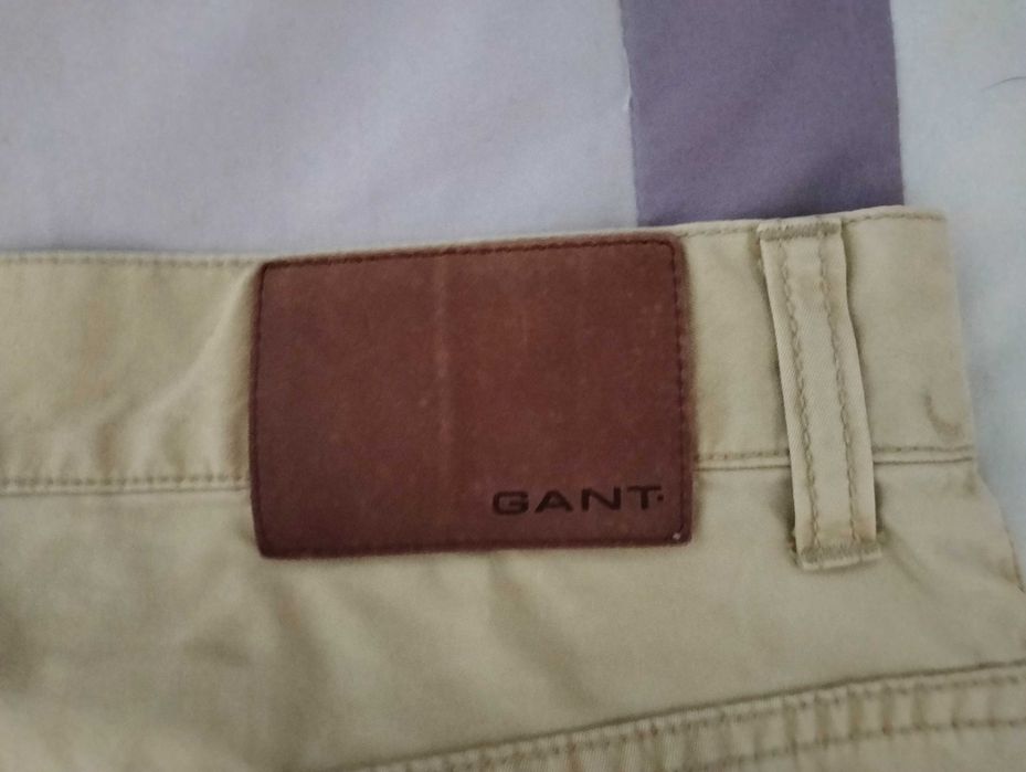 2 calças homem 1 Gant e 1 Hugo Boss