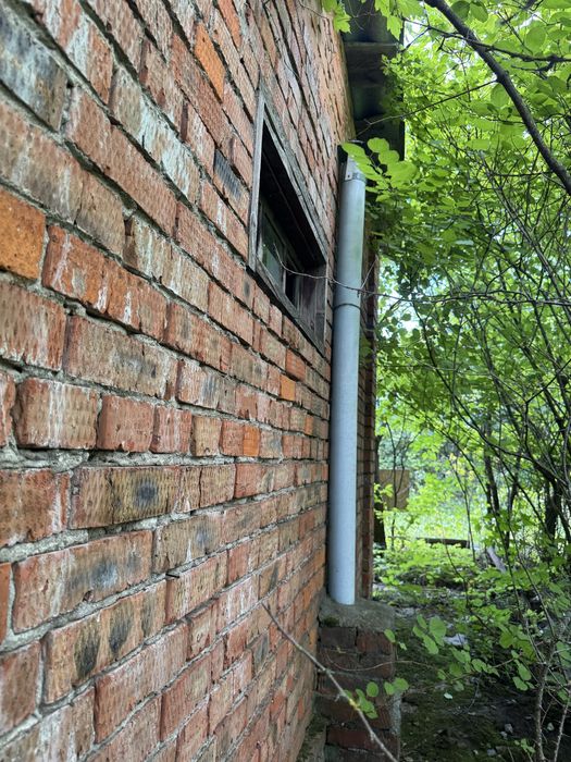 Продам капітальну будівлю на ділянці 6 сот.