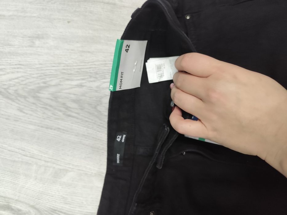 Nowe czarne jeansy mom fit 42