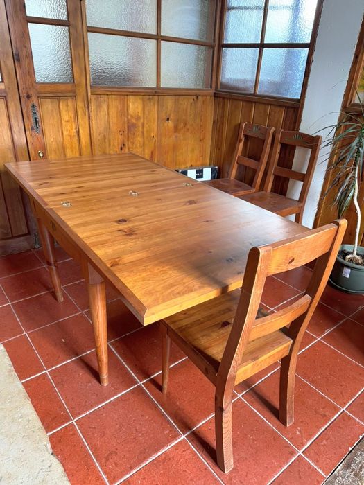 Mesa extensível | madeira maciça  Fedex. Mais 4 cadeiras