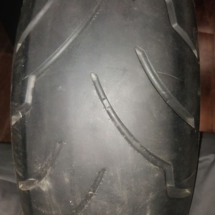 Продам покришку Dunlop American elite 200 55 17