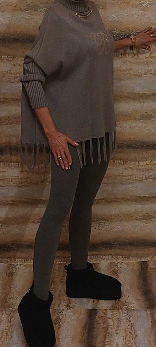 Bardzo orginalny golf w typie oversize włoskiej Marki Premium Bibione