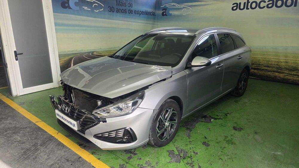 Hyundai I30 SW 1.0 T-GDi   -  Salvado