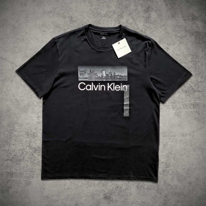 Оригінальна футболка Calvin Klein, розмір L