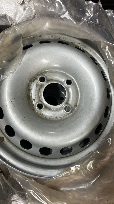 Диски до авто різних діаметром