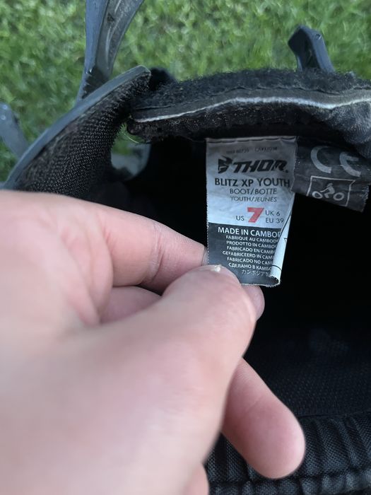 Buty motocrossowe THOR – solidne, używane, gotowe do jazdy