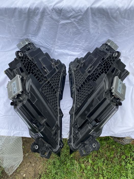 Фара Škoda Superb