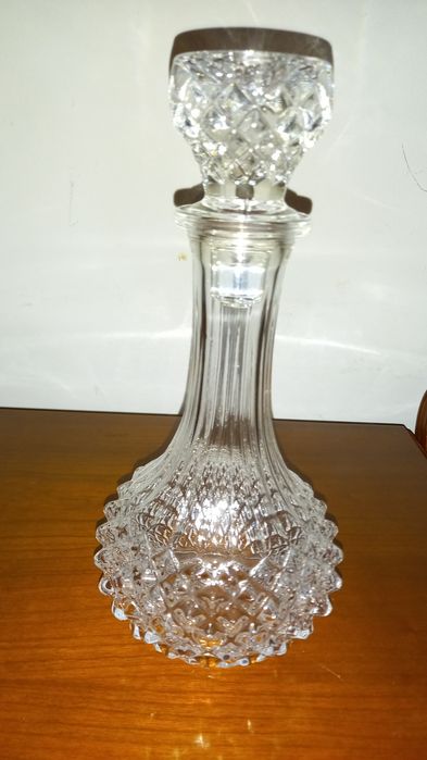 Garrafa de cristal de licor e 4 copos64730287879043122