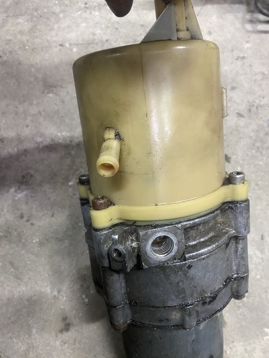 Насос ЕГУР ГУР Mazda 3bk