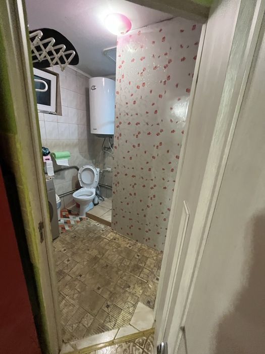 Здається житло в селі Кваси