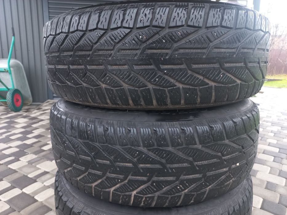 Диски+резина DEZENT 5×114.3/Tigar/235/65/R17(зима)