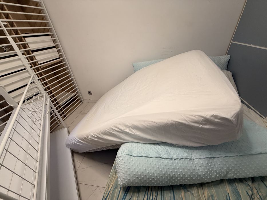 Vendo Cama nova na caixa e Colchao