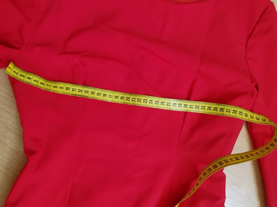 sukienka czerwona dlugo rekaw S