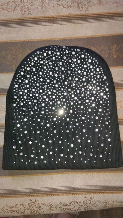 Шапки со стразами