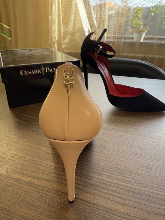 Cesare Paciotti туфлі човники лодочки 38 р