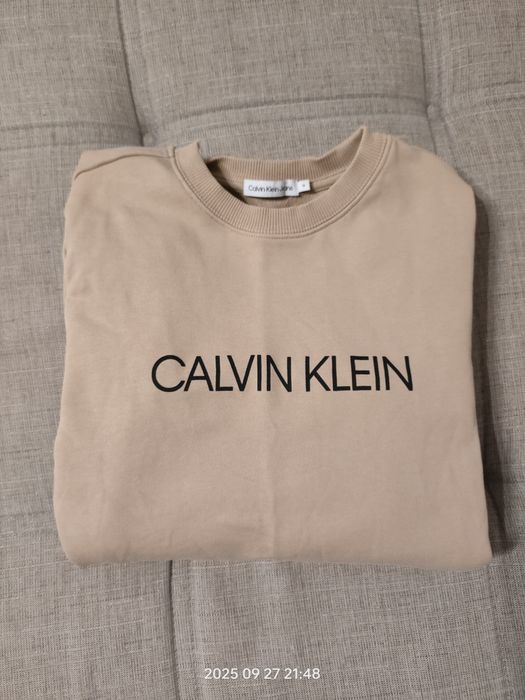 Beżowa bluza Calvin Klein