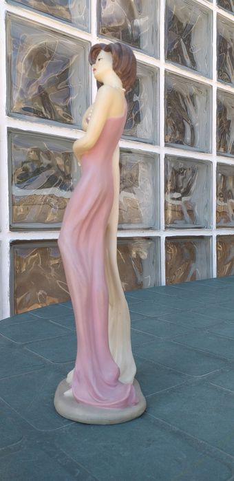 Estatueta de porcelana