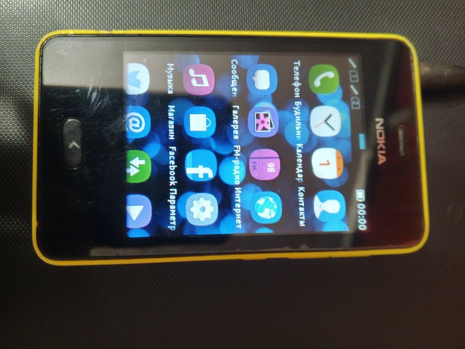 Продам Nokia 501, не работает тачскрин .