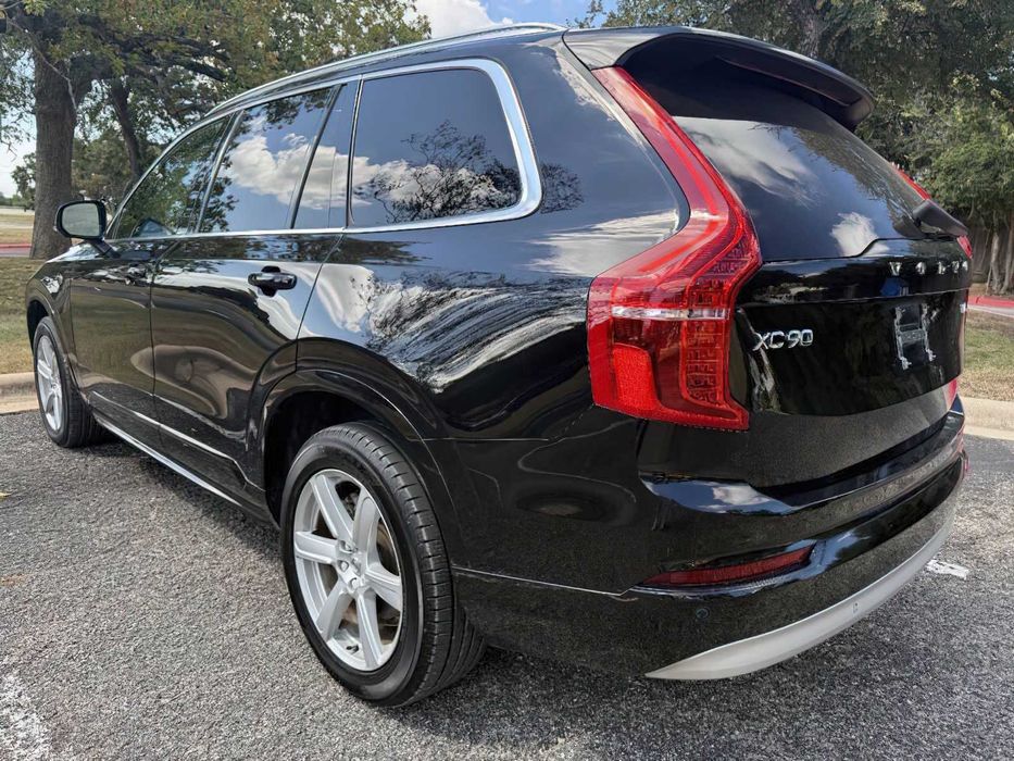 Volvo XC90 B5      2022