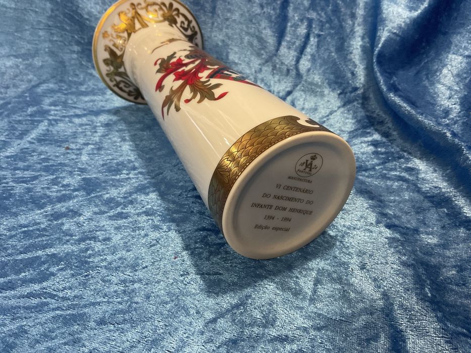 Vaso canudo armoriado Infante D Henrique pintura a ouro