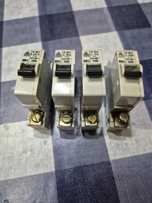 Dijuntores,nunca foram usados