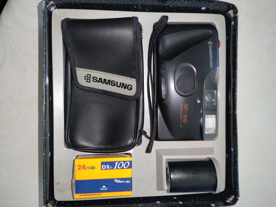 Máquina fotográfica Samsung sf-100.