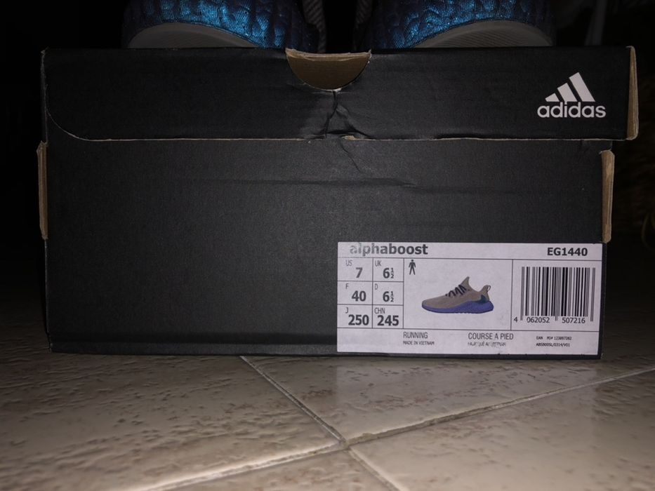 Ténis Adidas AlphaBoost