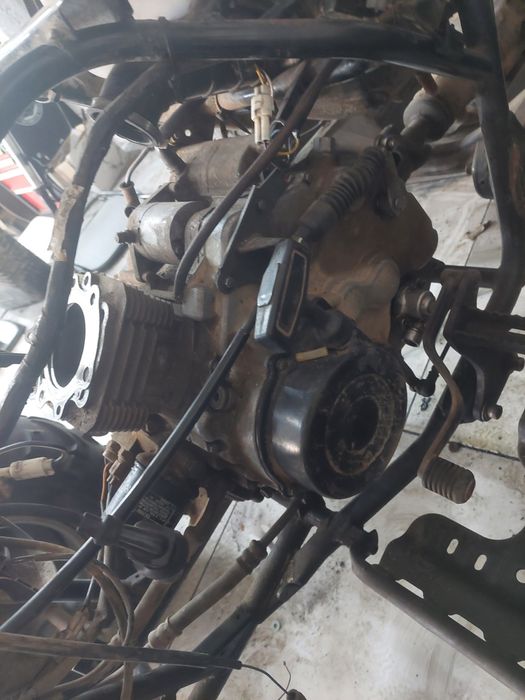 Quad Suzuki Eiger 400 silnik części