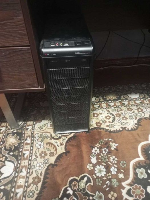 8 ядер процессор, ASUS RX 570, 16 ГБ, SSD 120 + 1 ТБ
