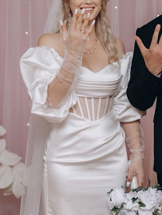 Весільна сукня не вінчана