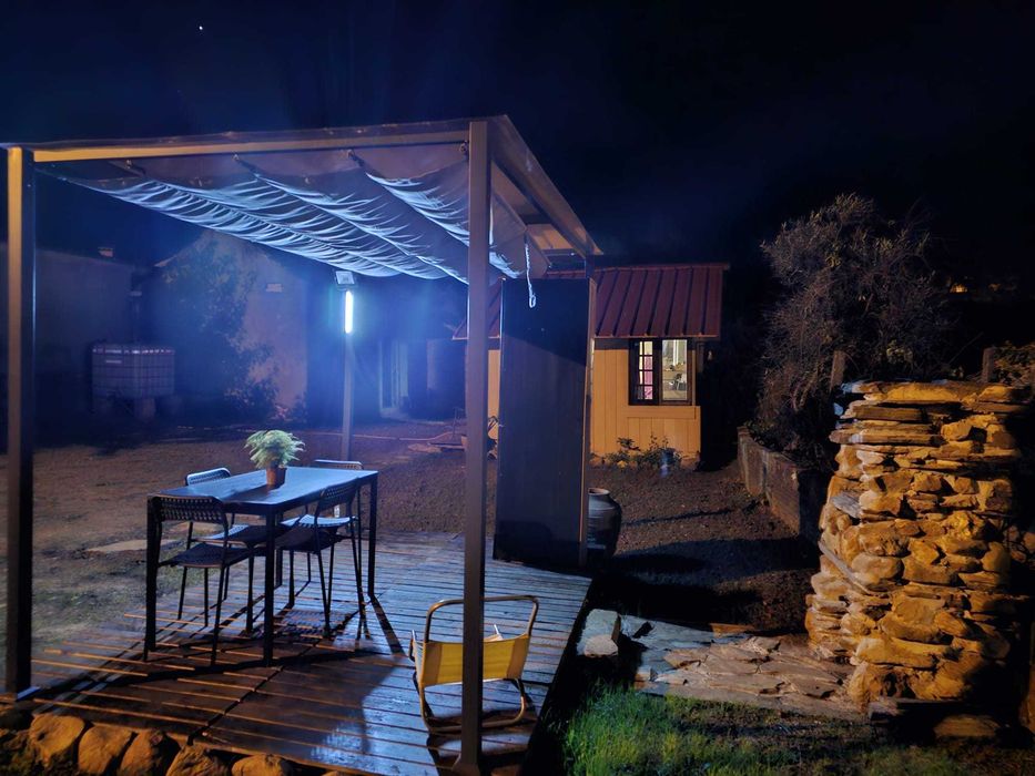 PARAÍSO RÚSTICO À VENDA: Chalé Encantador com Àrea de Lazer Completa!