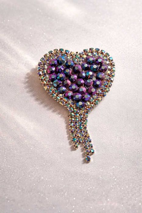 Ozdobna aplikacja z kryształkami – wiele możliwości