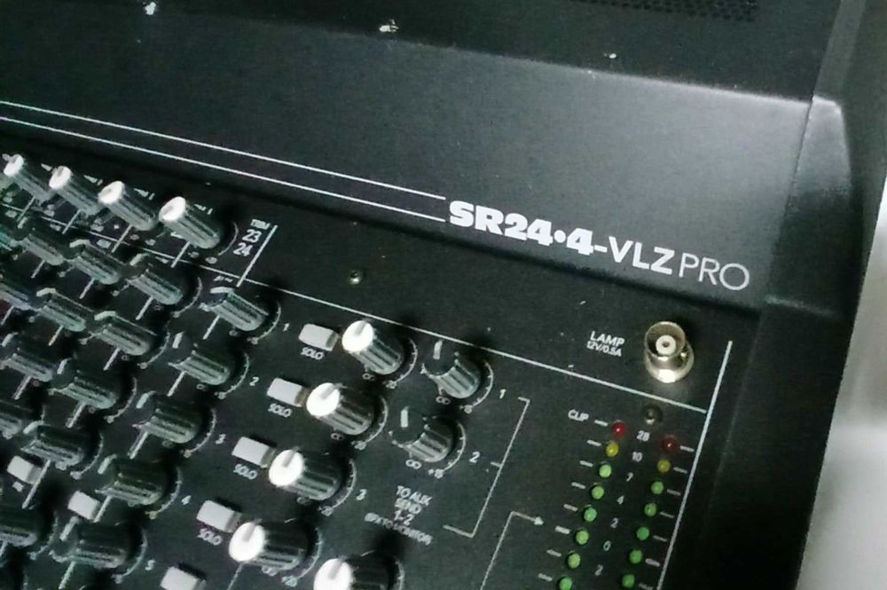 Mackie SR24.4 VLZ Pro