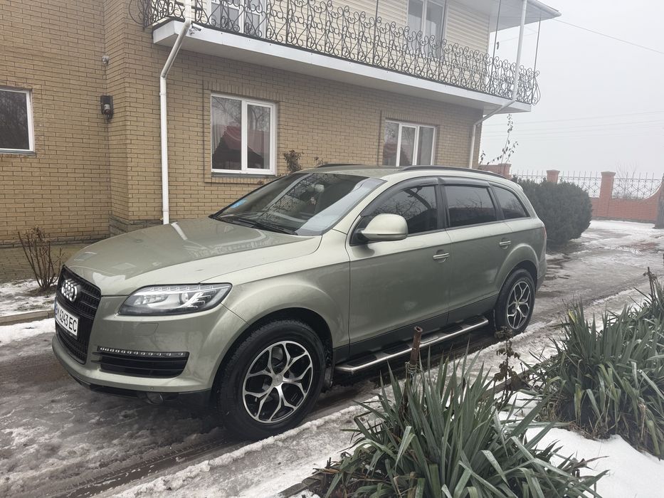 Продам Audi Q7 2007г