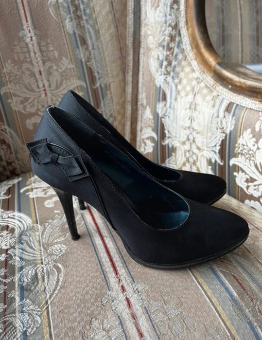 Szpilki 6 par czerwone czarne bezowe