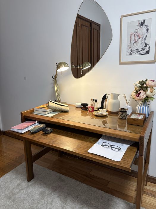 Secretaria ou mesa de apoio em madeira pinho mel