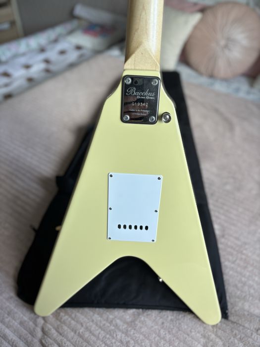 Bacchus BFV-HYBRID | Flying V x Stratocaster | Limited Edition